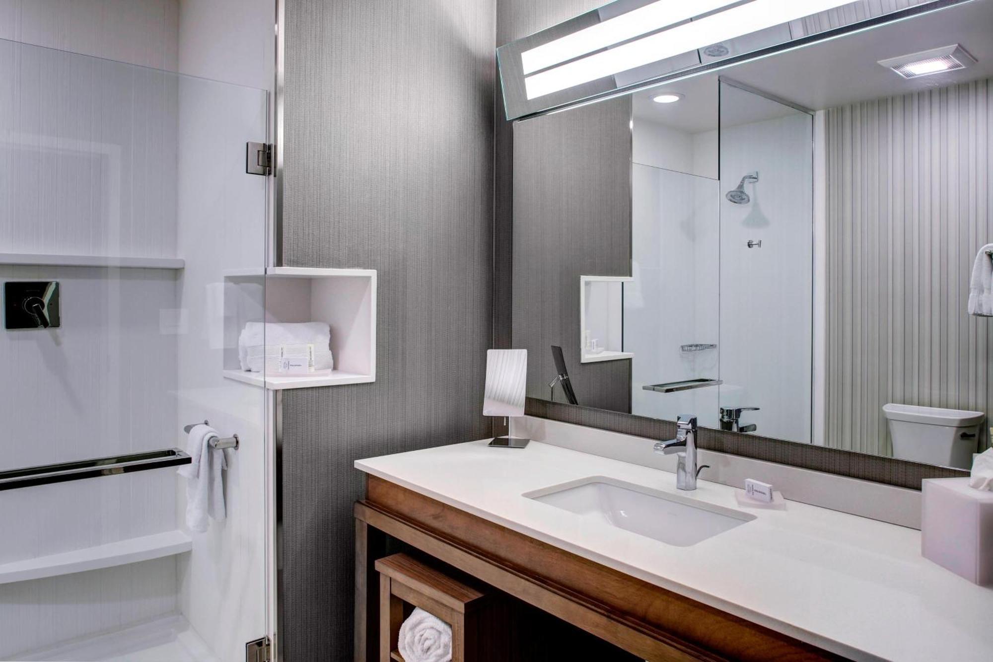 Courtyard By Marriott Nashville