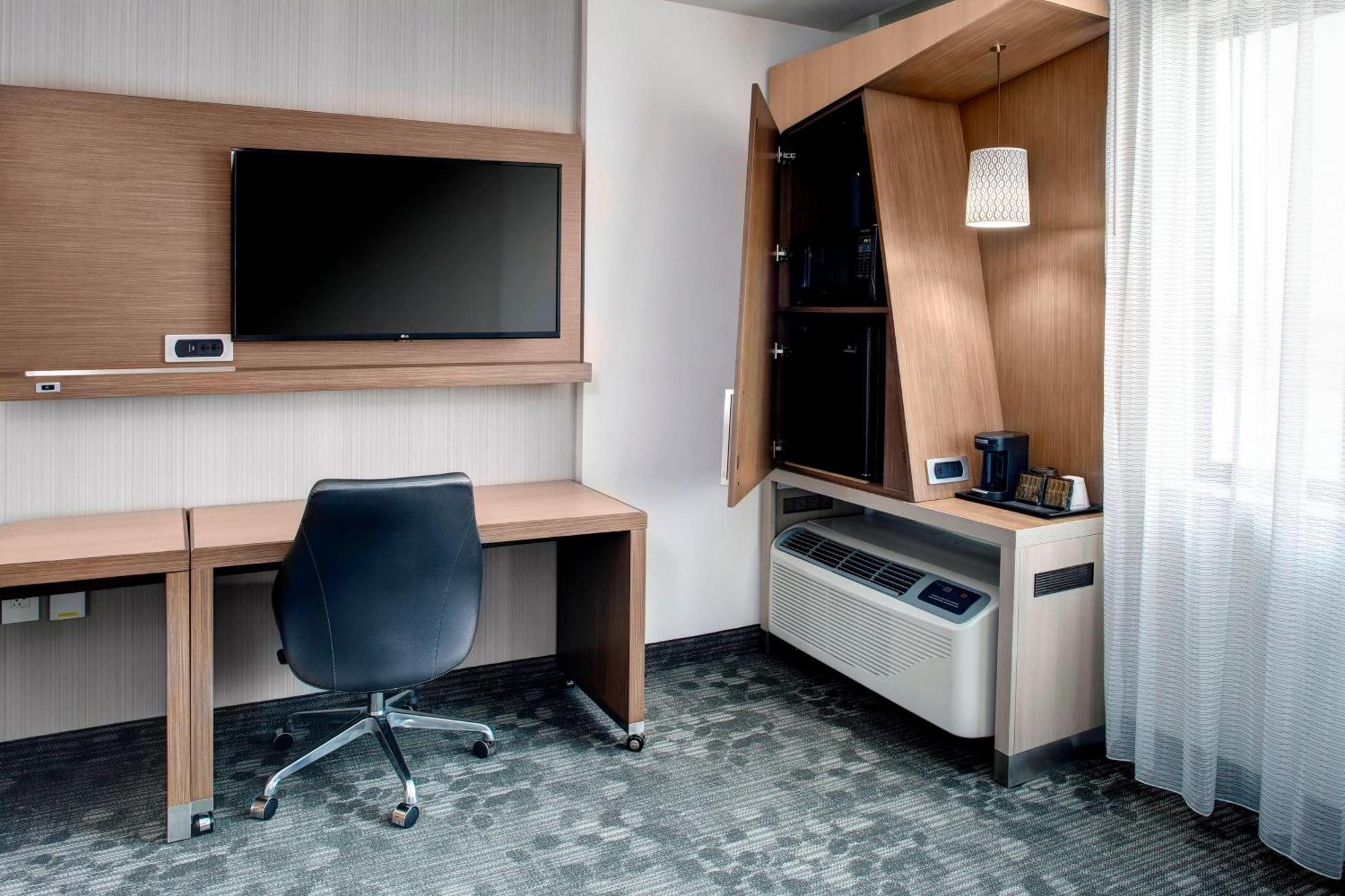 Courtyard By Marriott Nashville 4*