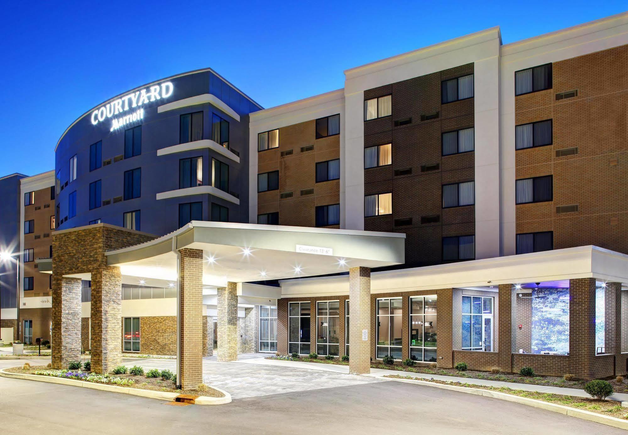 Courtyard By Marriott Nashville Hotel 4*